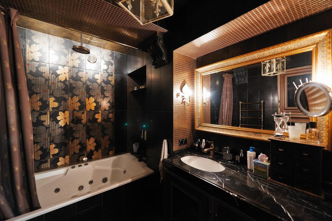 So Fashionable Apartment In The Heart Of Minsk Exteriör bild